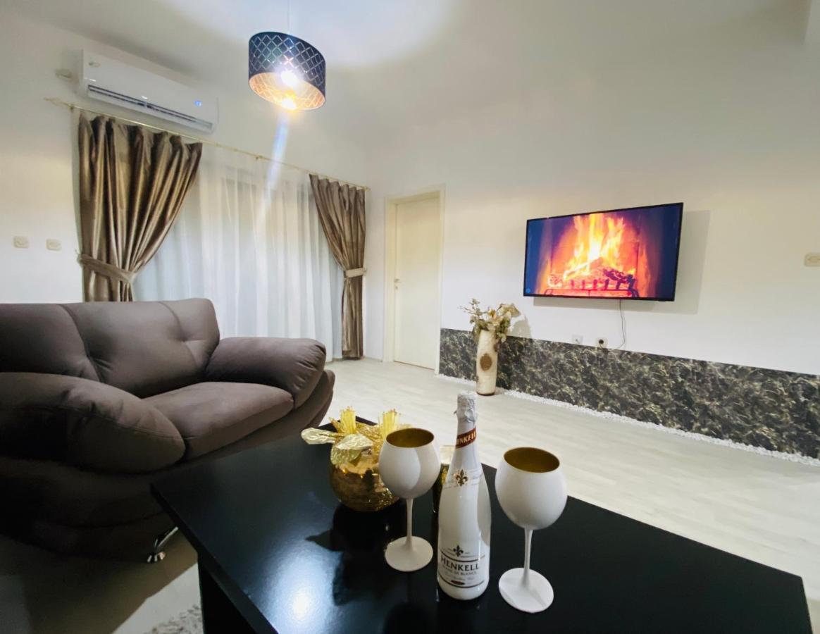 Gold Luxury Apartment Куманово Екстериор снимка